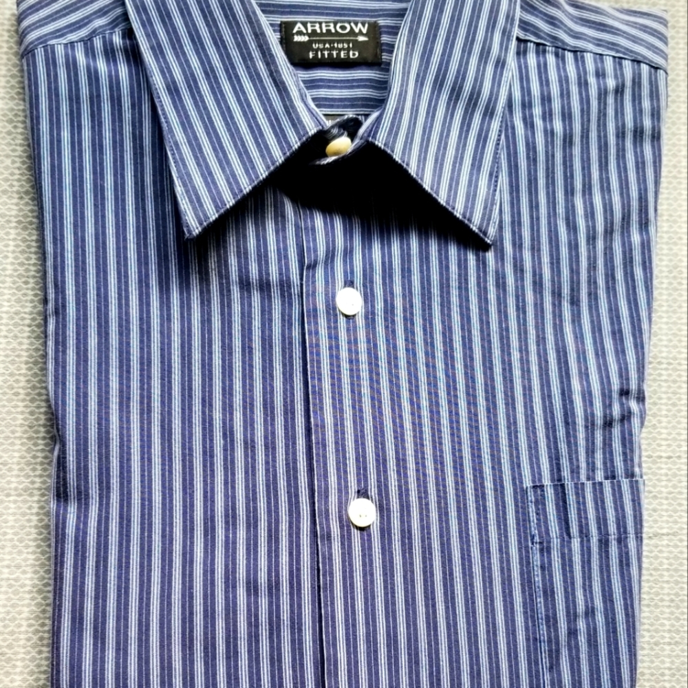 Small Fitted Arrow Men's Shirt